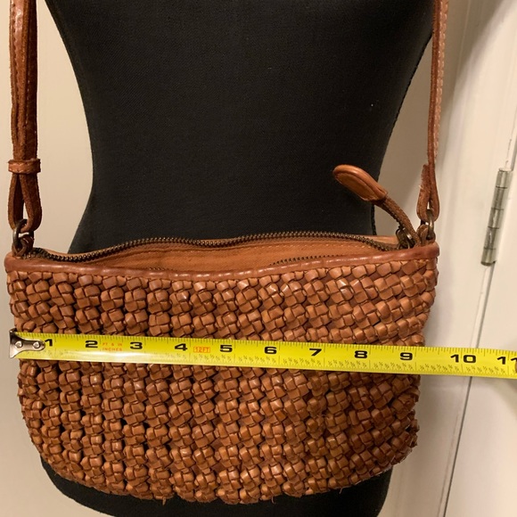 Woven leather adjustable straps small purse - Picture 12 of 12
